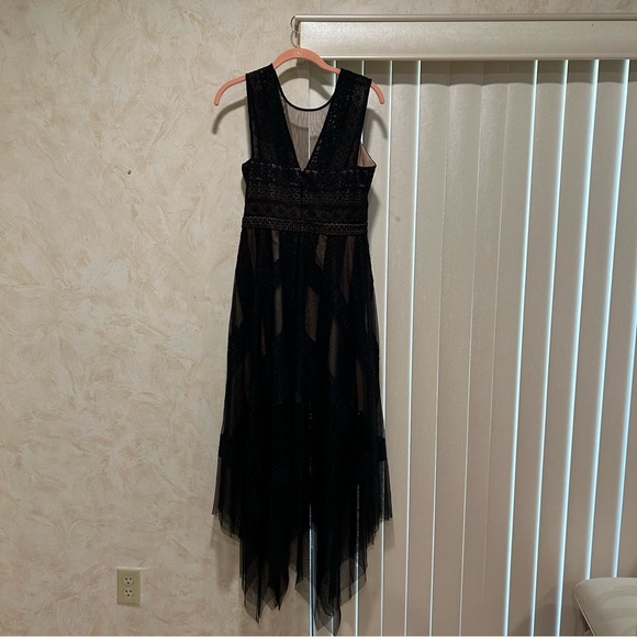 BCBG MaxAzria black lace trim women’s  evening dress size 4 - Picture 1 of 11